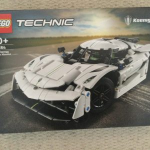 LEGO TECHNIC Koenigsegg Jesko Absolut White Hypercar Set 42184